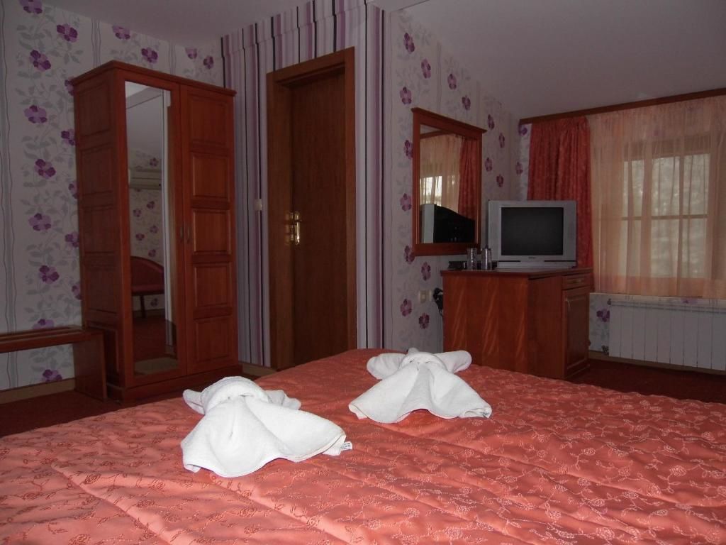 Отель Guest House Cheshmeto Кюстендил-44